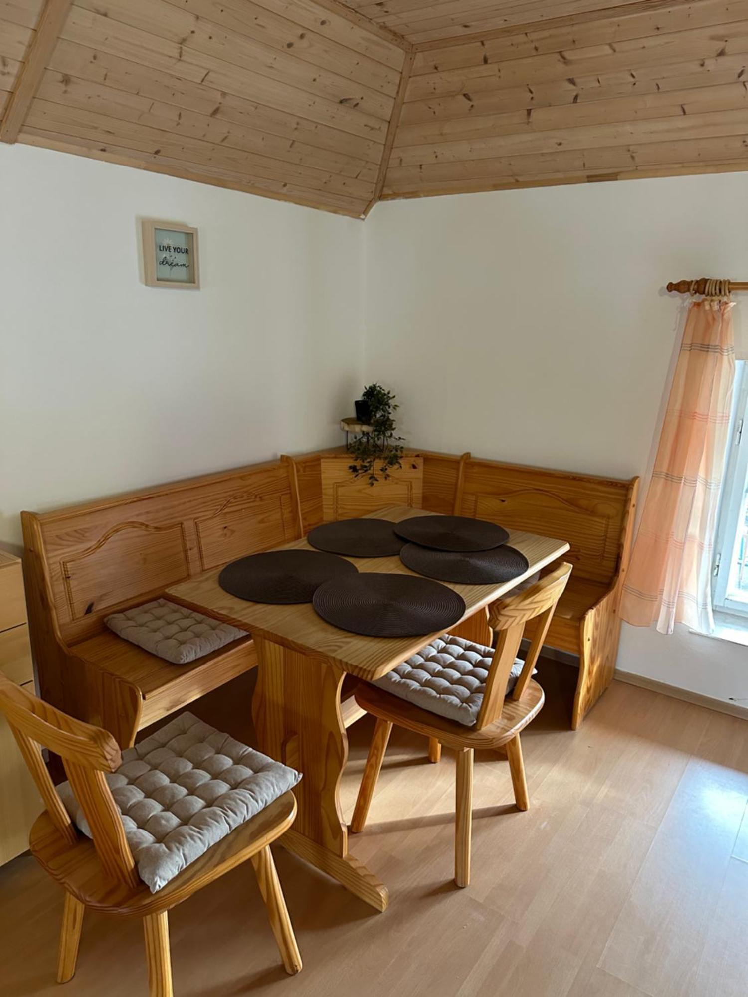 Apartment Dehtare Luaran gambar