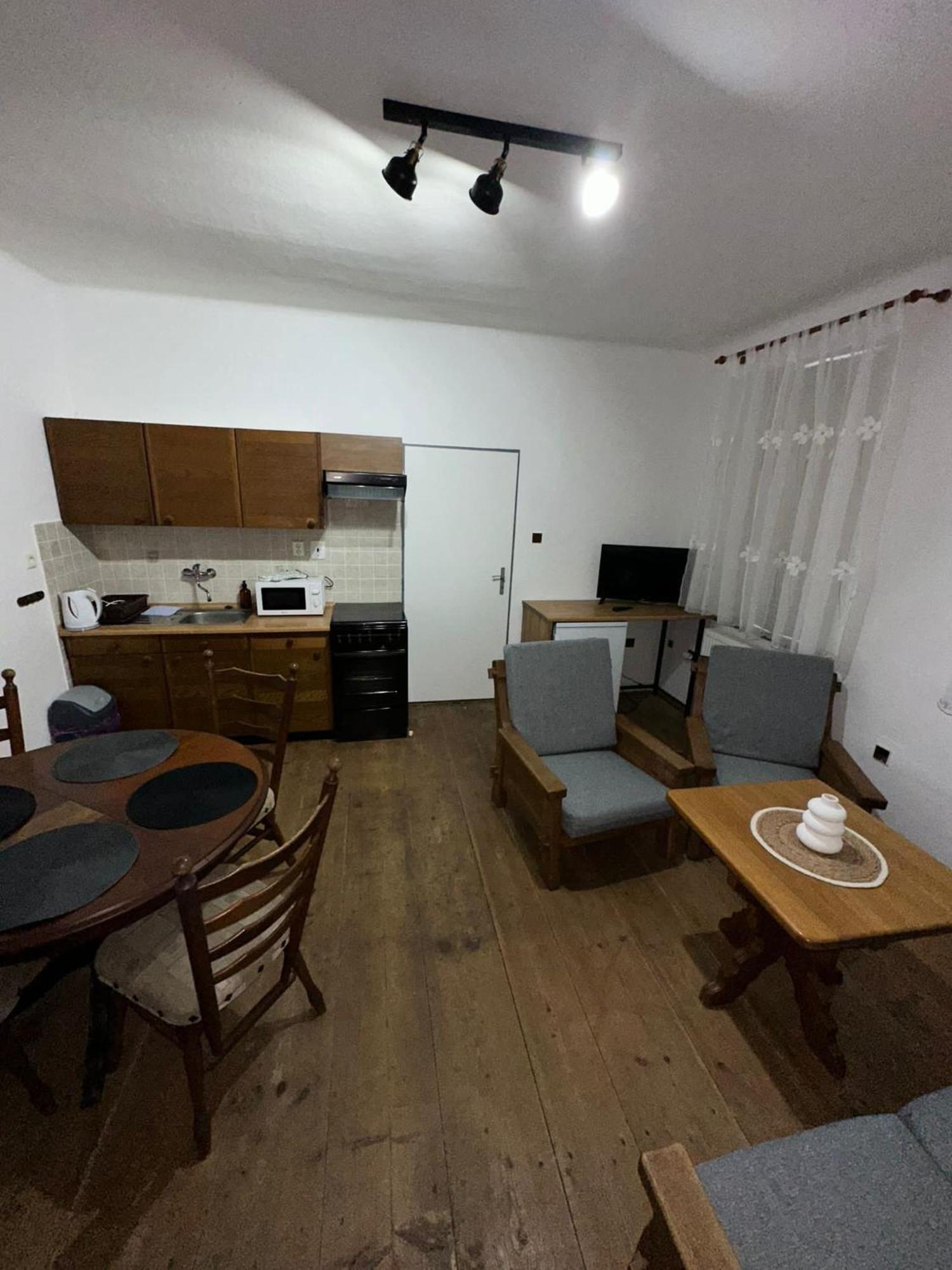 Apartment Dehtare Luaran gambar