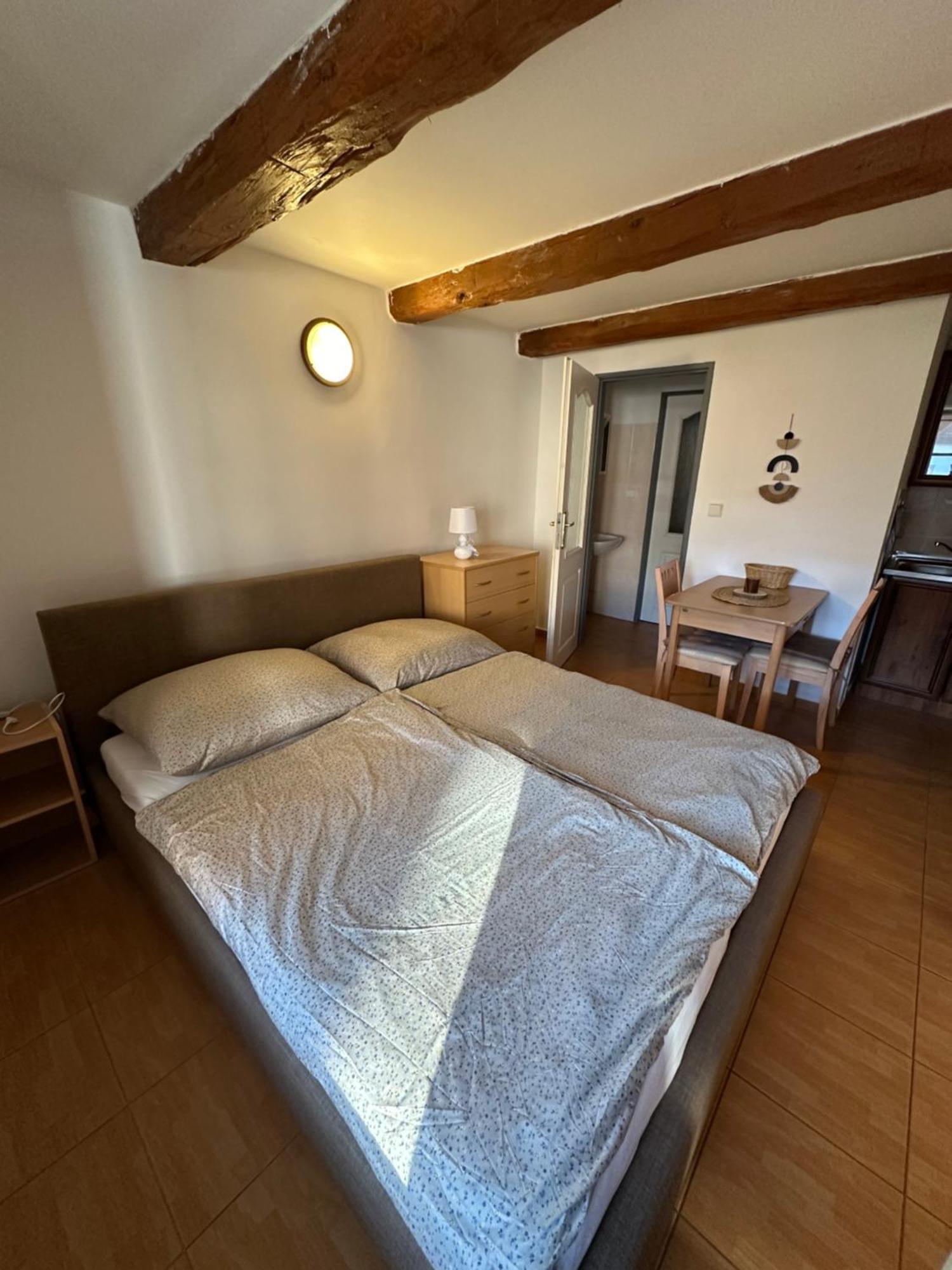 Apartment Dehtare Luaran gambar
