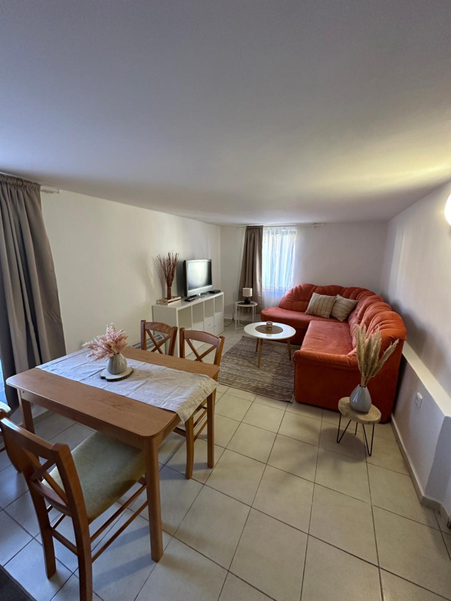 Apartment Dehtare Luaran gambar